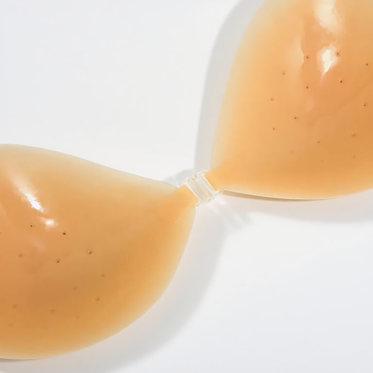 Sinta a alegria de estar sem sutiã! É fácil. É confortável. É forte. É a melhor capa de mamilo para seios grandes. Experimente nossos sutiãs adesivos que ficam no lugar hoje! Além disso, veja nossa linha completa de Capa de Seio de Silicone.